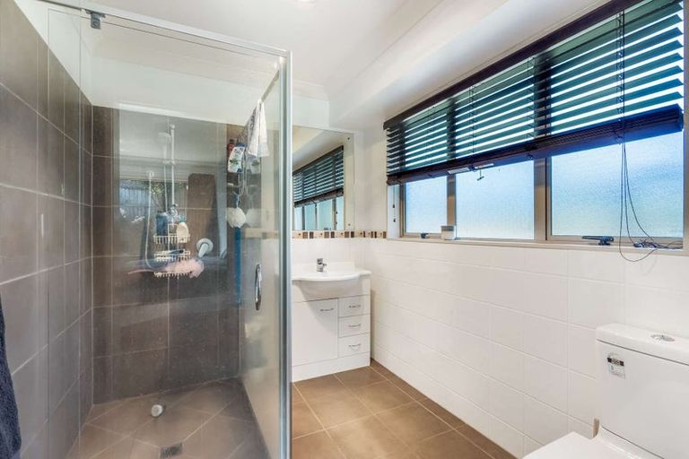 Photo of property in 5 Ernest Shackleton Place, Waiuku, 2123