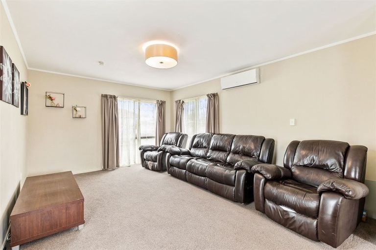 Photo of property in 337 Swanson Road, Ranui, Auckland, 0612