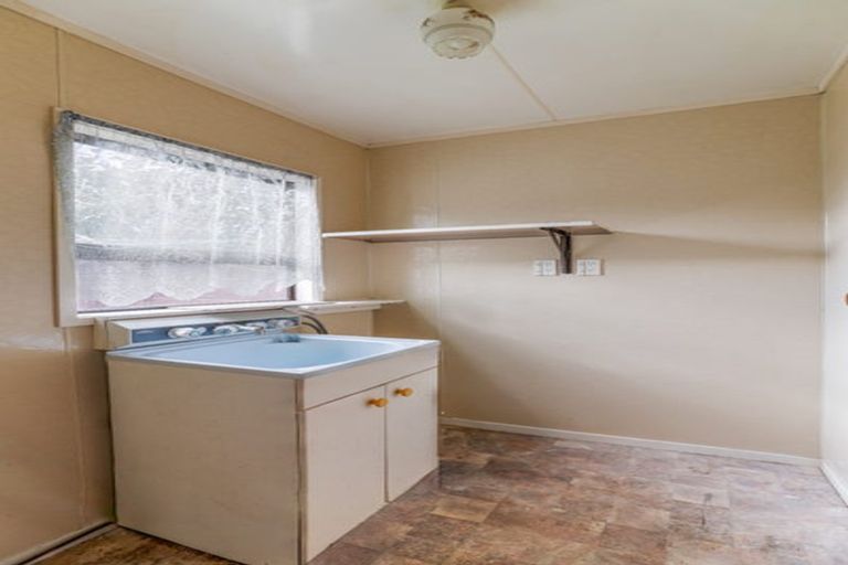 Photo of property in 10 Sealand Place, Mangere Bridge, Auckland, 2022