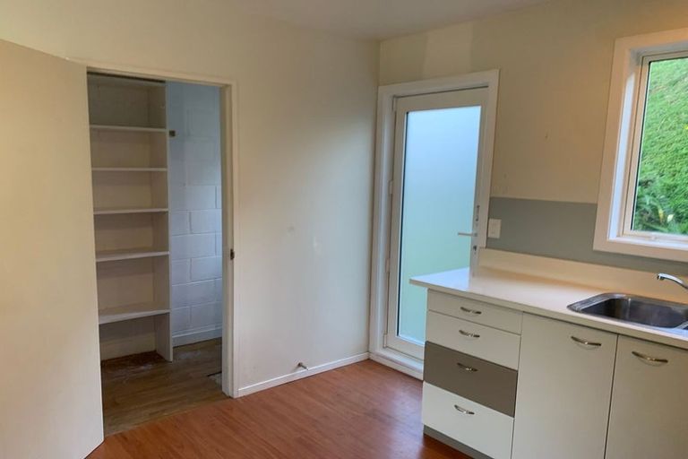 Photo of property in 2 Narbada Crescent, Khandallah, Wellington, 6035