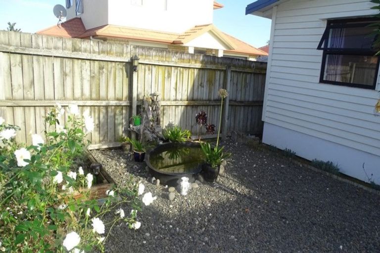 Photo of property in 11 Seddon Avenue, Papatoetoe, Auckland, 2104