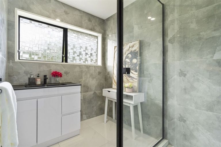 Photo of property in 1/12 Frobisher Way, Clendon Park, Auckland, 2103