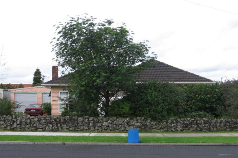 Photo of property in 34 Ranfurly Road, Papatoetoe, Auckland, 2104