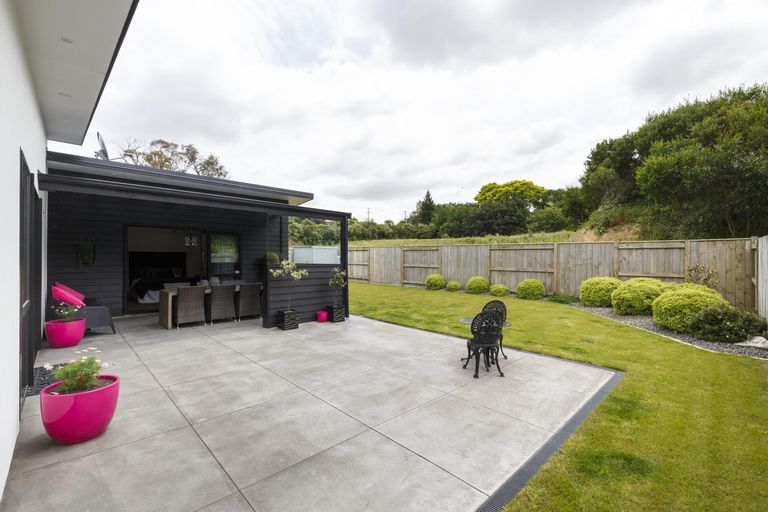 Photo of property in 5 Freedom Drive, Kelvin Grove, Palmerston North, 4414