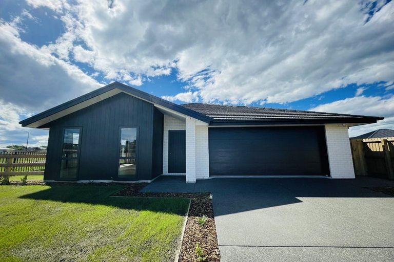 Photo of property in 10 Cabbage Close, Halswell, Christchurch, 8025