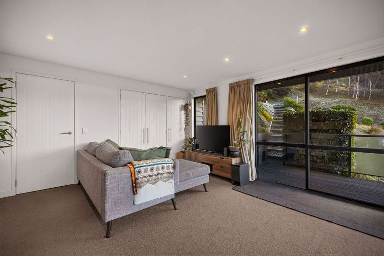 Photo of property in 2 Quartz Rise, Queenstown, 9300