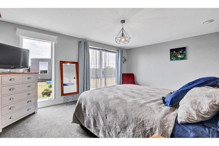 Photo of property in 27 Westpark Boulevard, Rangiora, 7400