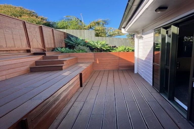 Photo of property in 43 Taioma Crescent, Te Atatu Peninsula, Auckland, 0610