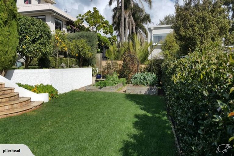 Photo of property in 24 Hauraki Road, Hauraki, Auckland, 0622