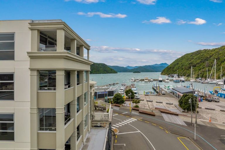 Photo of property in Oxleys Rock Apartments, 401/6 London Quay, Picton, 7220