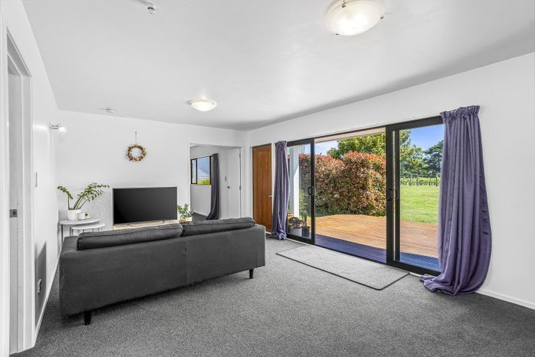Photo of property in 73 Motu Road, Kumeu, 0891