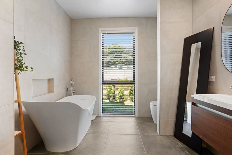 Photo of property in 8 Caro Lane, Cracroft, Christchurch, 8022