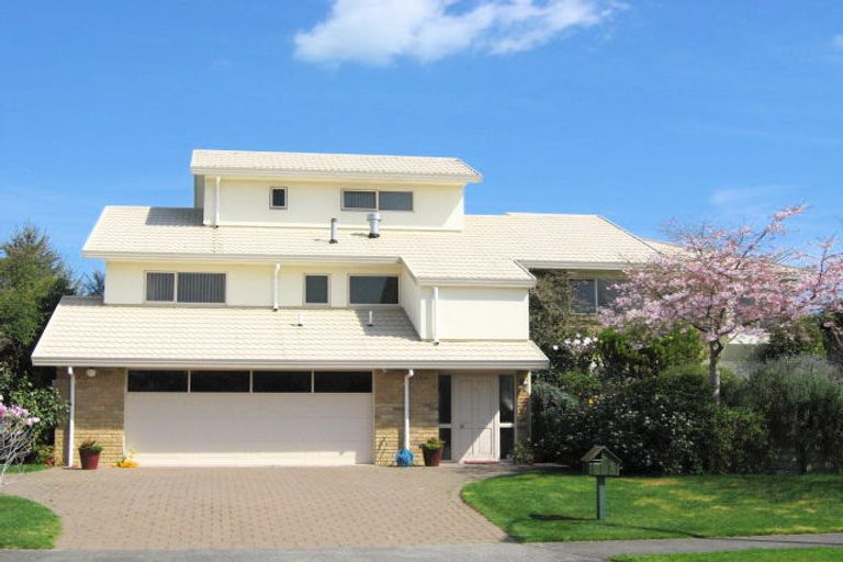 Photo of property in 1 Maple Crescent, Whalers Gate, New Plymouth, 4310