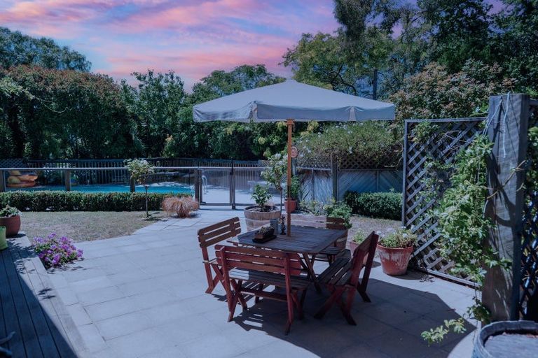 Photo of property in 35 Iona Road, Havelock North, 4130