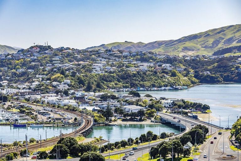 Photo of property in 27 Eskdale Road, Papakowhai, Porirua, 5024
