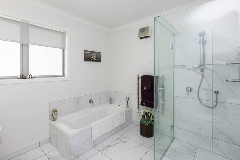 Photo of property in 11 Vernon Grove, Brown Owl, Upper Hutt, 5018