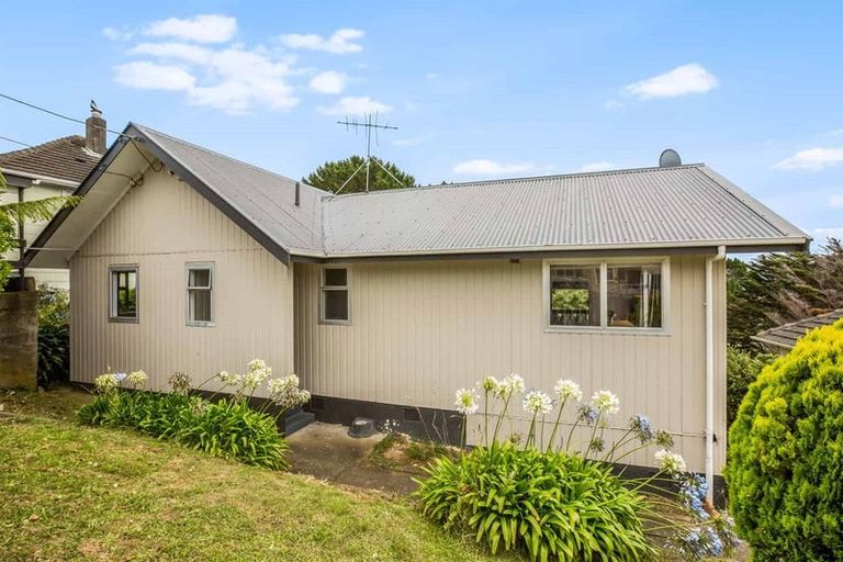 Photo of property in 66 Sievers Grove, Cannons Creek, Porirua, 5024