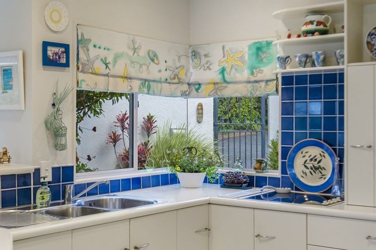 Photo of property in 17a Beach Road, Manly, Whangaparaoa, 0930