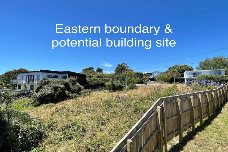 Photo of property in 13 Kawau Grove, Waikanae Beach, Waikanae, 5036