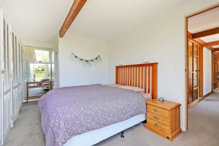 Photo of property in 58 Tauroa Road, Havelock North, 4130