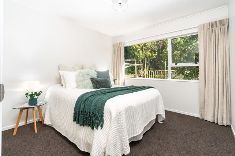 Photo of property in 11 Selkirk Way, Karori, Wellington, 6012
