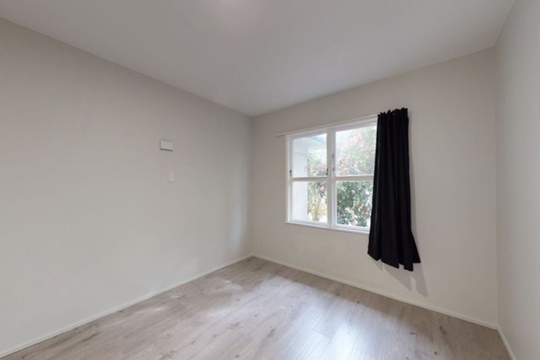 Photo of property in 12/11 Tawera Road, Greenlane, Auckland, 1051