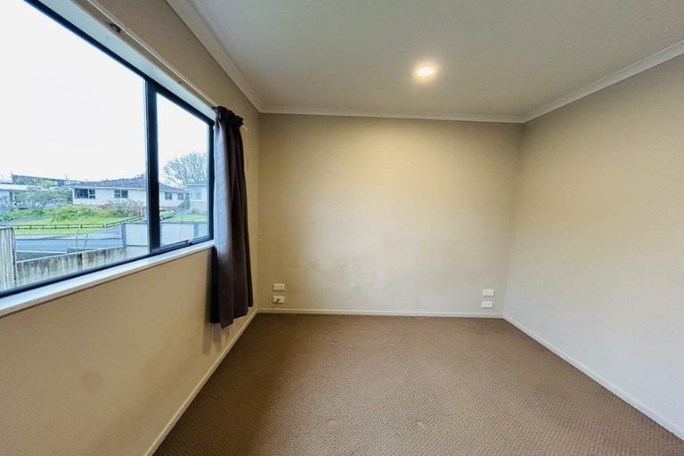 Photo of property in 111 Farquhar Road, Glendene, Auckland, 0602