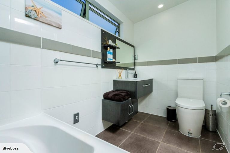 Photo of property in 7a Valley Road, Browns Bay, Auckland, 0630