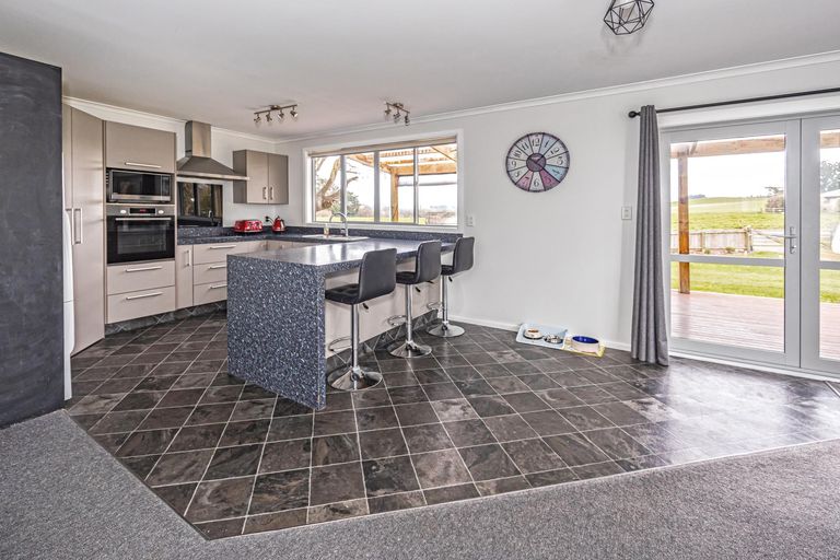 Photo of property in 16 Round Hill Road, Reidston, Oamaru, 9492