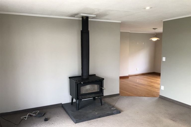 Photo of property in 26 Glen Road, Stokes Valley, Lower Hutt, 5019