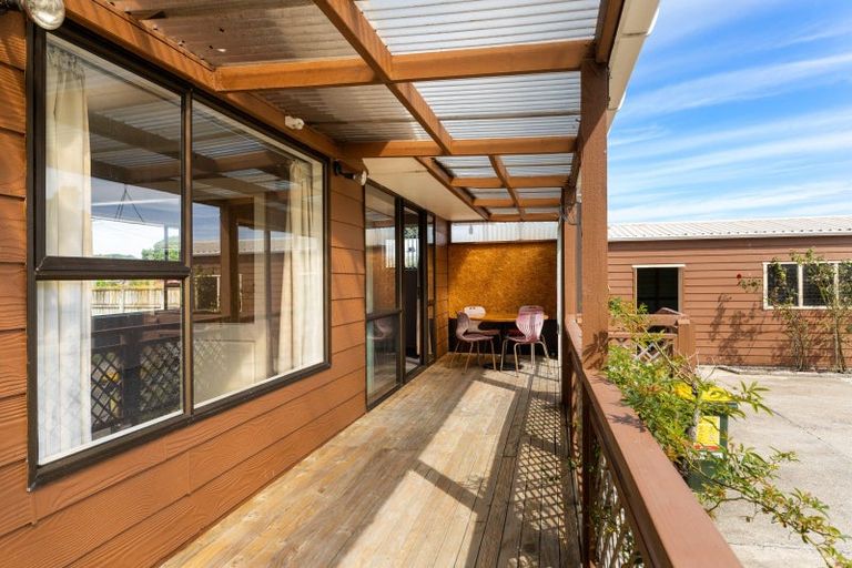 Photo of property in 28 Kiharoa Street, Otaki Beach, Otaki, 5512