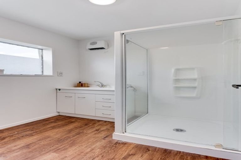 Photo of property in 358 Yaldhurst Road, Russley, Christchurch, 8042