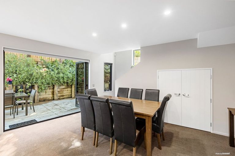 Photo of property in 21 Mariners View Road, Beach Haven, Auckland, 0626