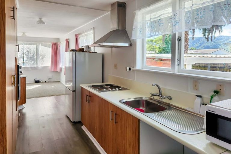 Photo of property in 40 Oregon Drive, Maoribank, Upper Hutt, 5018