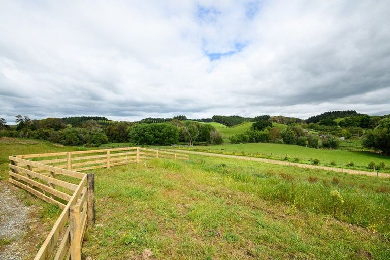 Photo of property in 38 Fry Road, Halcombe, Feilding, 4777