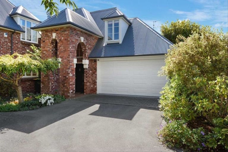 Photo of property in 12 Makora Street, Fendalton, Christchurch, 8041