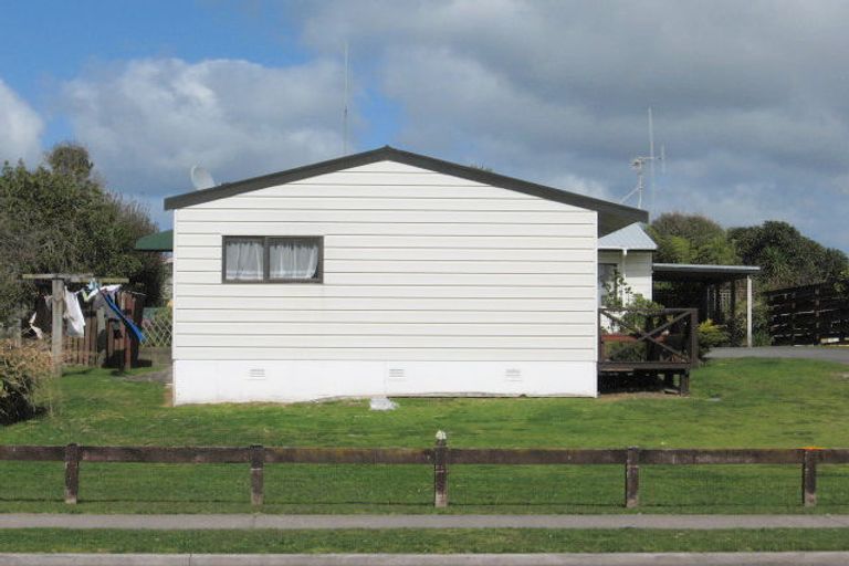 Photo of property in 264 Papamoa Beach Road, Papamoa Beach, 3118