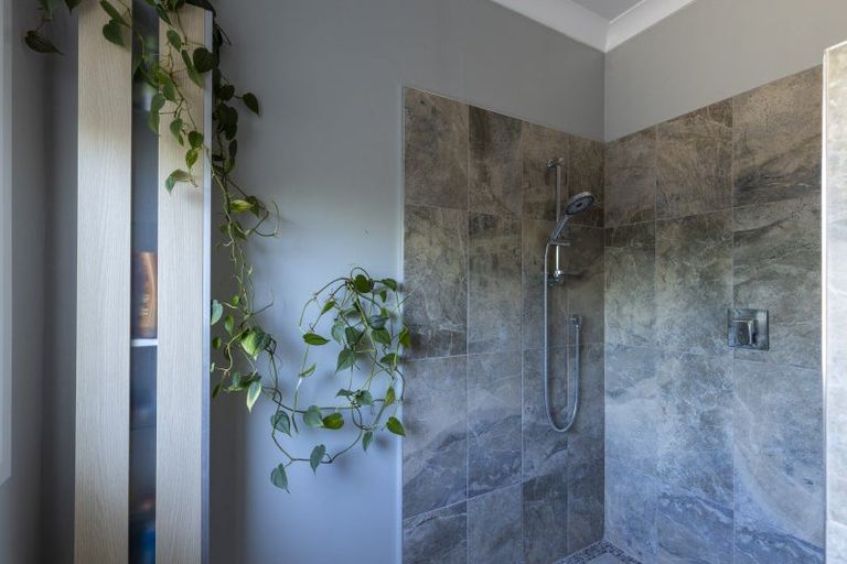 Photo of property in 128 Wairau Road, Oakura, 4314