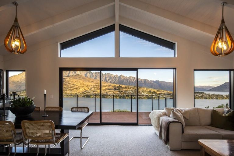Photo of property in 11 Sunrise Lane, Queenstown, 9300
