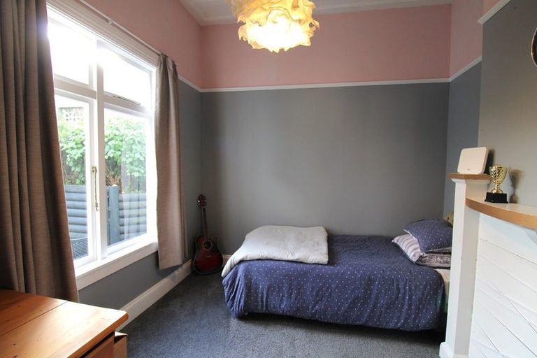 Photo of property in 22 Lawson Street, Roslyn, Dunedin, 9011