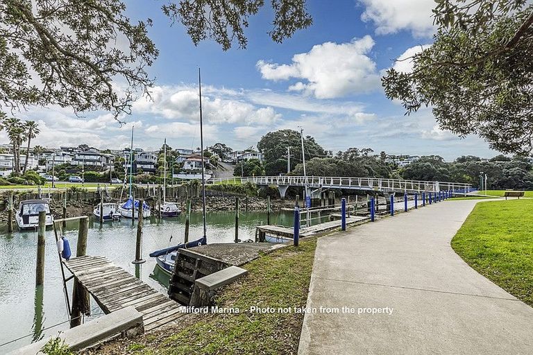 Photo of property in 41 Craig Road, Milford, Auckland, 0620