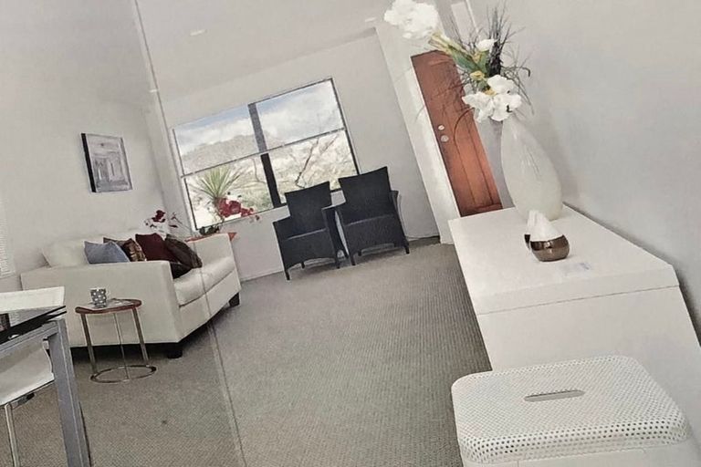 Photo of property in 72 Tiger Drive, Golflands, Auckland, 2013