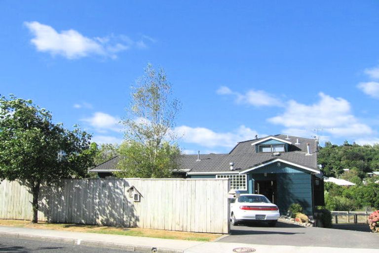 Photo of property in 9 Edmund Lomas Grove, Birchville, Upper Hutt, 5018