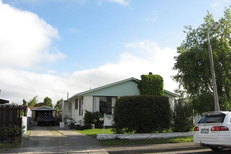 Photo of property in 3 Walker Place, Rangiora, 7400
