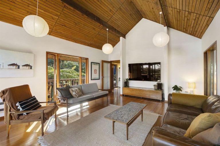 Photo of property in 16 Wilding Avenue, Northcote Point, Auckland, 0627