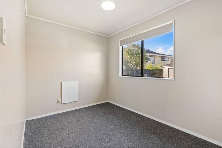 Photo of property in 3/76 Luanda Drive, Ranui, Auckland, 0612