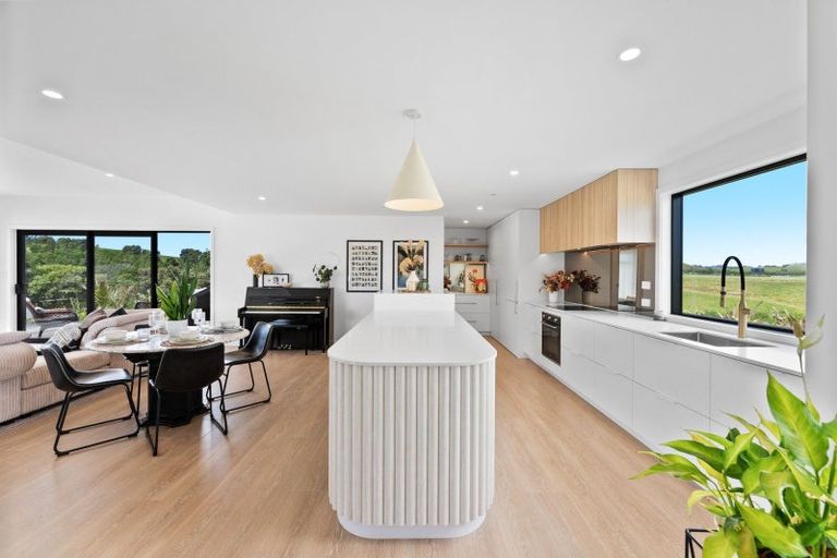 Photo of property in Tapuae, 26 Washer Road, Omata, New Plymouth, 4374