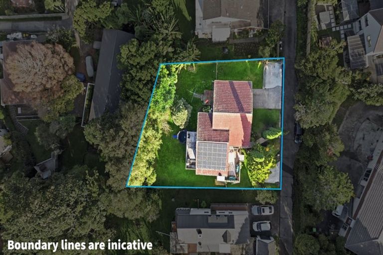 Photo of property in 142 Weatherly Road, Torbay, Auckland, 0630