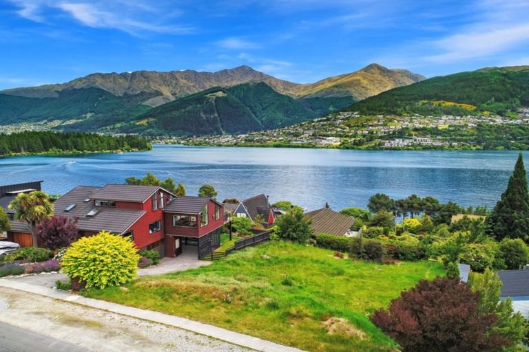 Photo of property in 38 Oregon Drive, Kelvin Heights, Queenstown, 9300