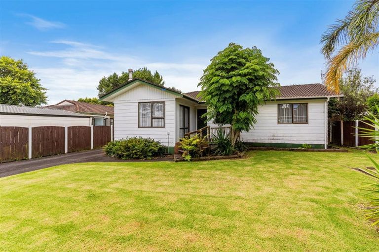 Photo of property in 13 Oakmont Place, Wattle Downs, Auckland, 2103